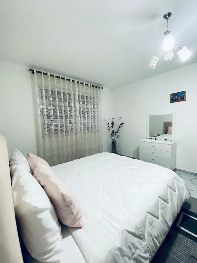 Apartment Luli Корча